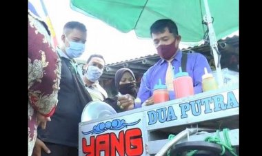 Viral Pedagang Bakso Pentol Mirip Pegawai Kantoran: Saya Pokoknya Tampil Beda