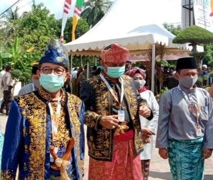 Kenakan Pakaian Adat, Fachrori- Syafril Nursal Mendaftar ke KPU