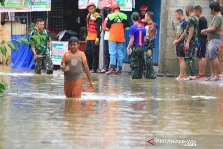 Banjir Genangi Padang, Danpomal: 60 Rumah Rumah Dinas TNI AL Terdampak