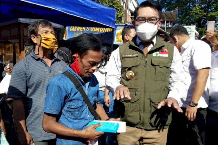 Gara-gara Viralkan "Odading" Gaya Ngegas, Ade Lonbok Dikasih HP Baru Gubernur Kang Emil