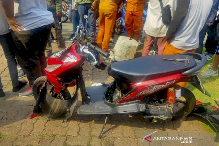 Seorang ABG Tewas setelah Tabrak Trotoar dan Tiang di Jakarta Pusat