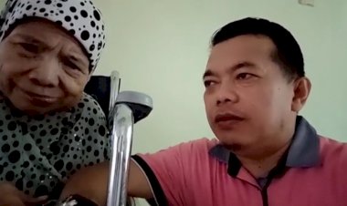 Sebelum Berangkat Safari Politik ke Bungo, Cagub dari Merangin Ini Minta Doa Restu Ibunya