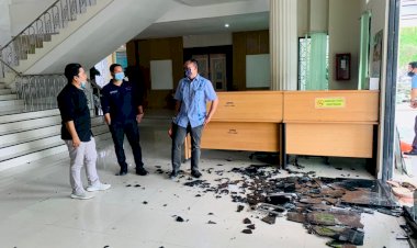 Ngeri!!! Ratusan Pelajar Serang DPRD Kota Jambi, 7 Orang Diamankan Polisi