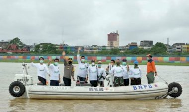 Peringati Hari Lingkungan Hidup, Pjs.Gubernur Lepas 2020 Bibit Ikan di Sungai Batanghari
