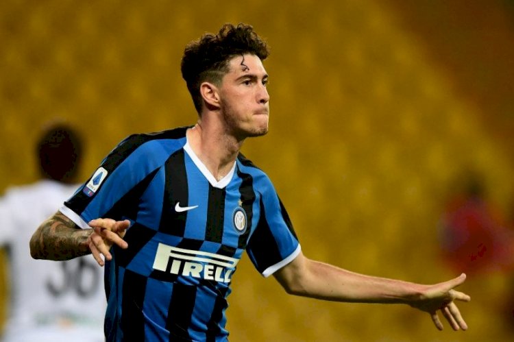 Bek Inter Milan Alessandro Bastoni Positif COVID-19