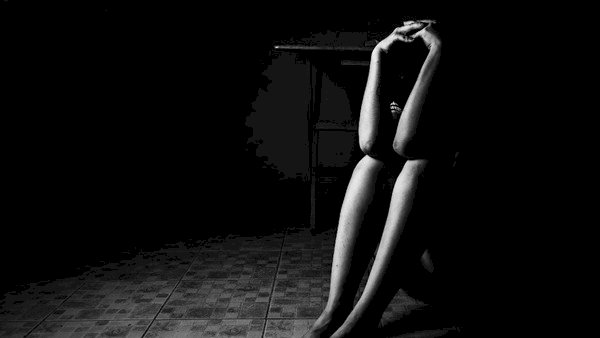 Curiga Selingkuh dengan Istrinya, Pria Ini Tega Sekap dan Gebukin Remaja