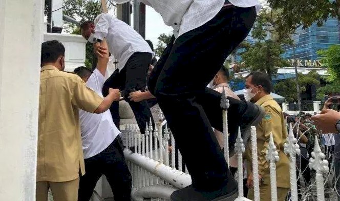 Gubernur Sumut Edy Tiba-tiba Lompat Pagar: Takut Kalian akan Merusak