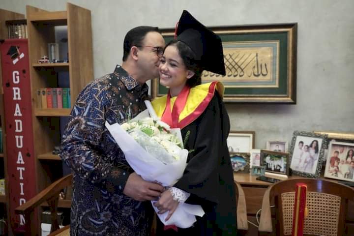 Begini Pesan Anies kepada Putrinya yang Diwisuda Virtual Universitas Indonesia