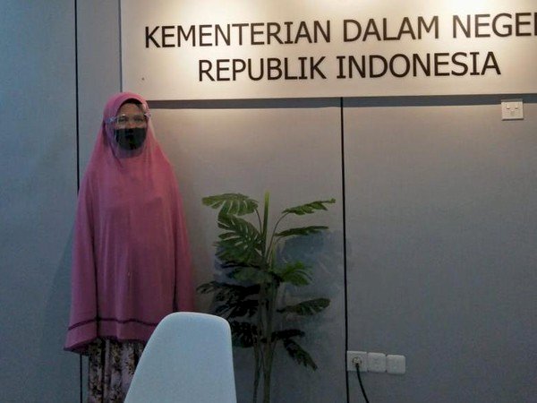 Sebulan Tak Kunjung Jadi, Warga Surabaya Nekat Urus Akta Kematian ke Kemendagri, Yaidah: Semakin Mangkel Atiku!