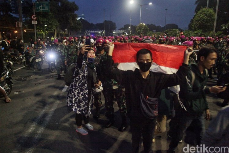 Luar Biasa! Begini Kemampuan Baret Ungu Amankan Demonstrasi