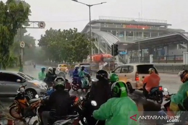 Peralatan Gitet Rusak! PLN Berupaya Pulihkan Pasokan Listrik sebagian Jakarta