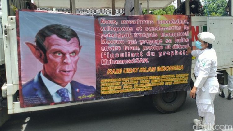Kegeraman Massa FPI Demo Macron, Pakai Karikatur Setan: Boikot Made In France