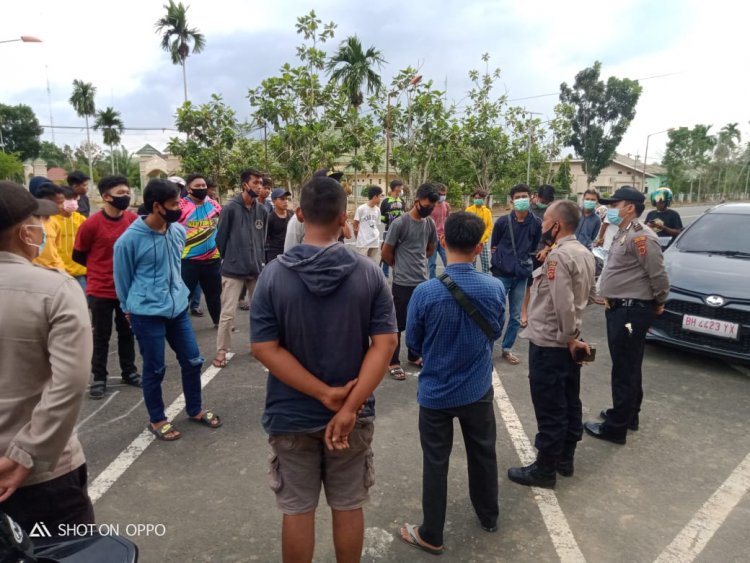 Resahkan Warga, Aksi Balap Liar di Kantor Bupati Muarojambi Dibubarkan Polisi