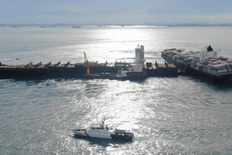 Kapal Rute Singapura-Jakarta Kandas di Perairan Batam