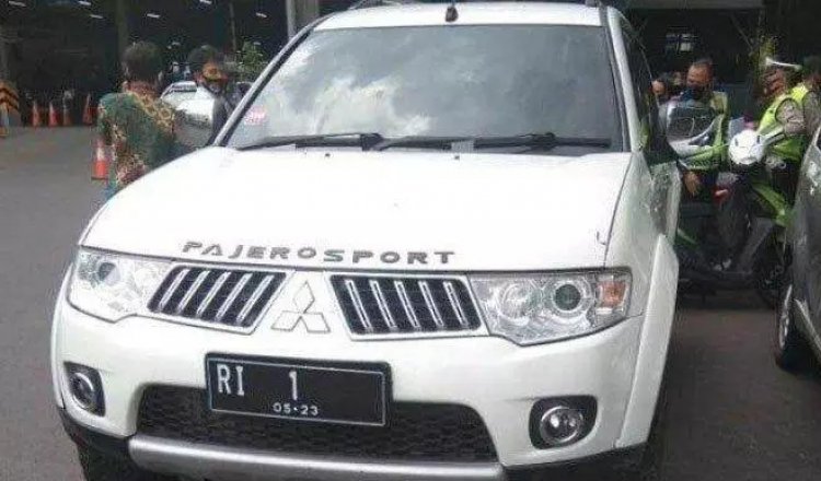 Pengemudi dan Motif Mobil Berpelat RI 1 yang Terobos Pintu Mabes Polri Terungkap