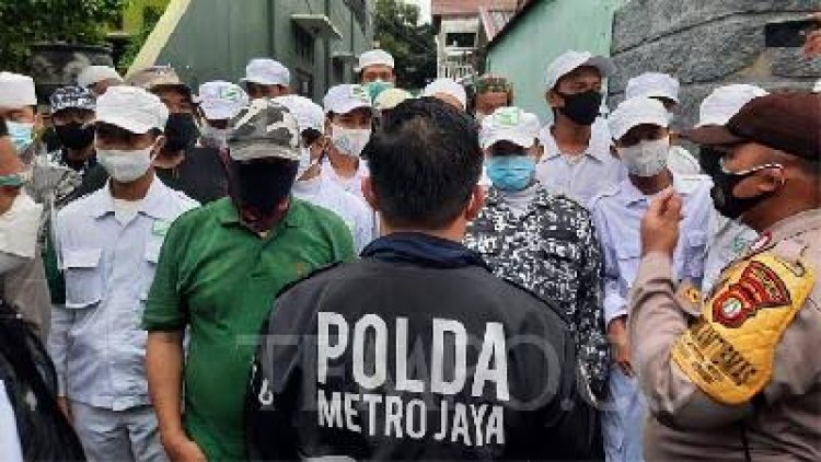 FPI Hanya Izinkan 3 Polisi Masuk Rumah Habib Rizieq: Jangan Halangi Proses Penyidikan Kami