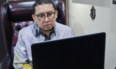 Cuit di Twitter Fadli Zon Ngaku Diserang Teror Robocall, 'Colek' Mahfud MD: Masih Digunakan?
