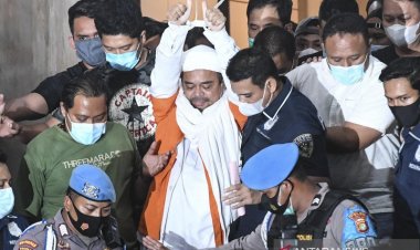 Ketum FPI dan Panglima Laskar Hanya Jawab Setengah Pertanyaan Polisi