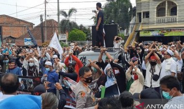 Kapolda Jambi Bubarkan Aksi Damai Aliansi Umat Islam Terkait Penembakan Laskar FPI