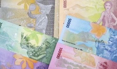 Viral! Wanita Ini Dapatkan Banyak Hadiah Uang dari Kemasan Camilan