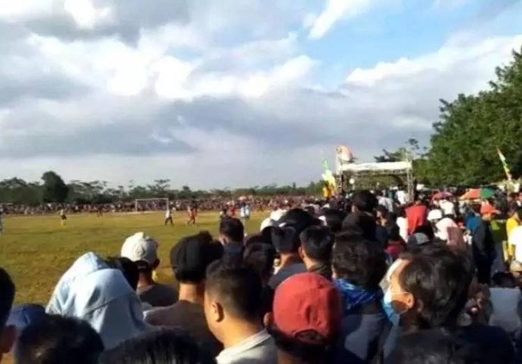 Turnamen Sepak Bola dihadiri Ribuan Penonton Saat PSBB, Anehnya Kapolres dan Satgas Covid-19 Tak Tahu?