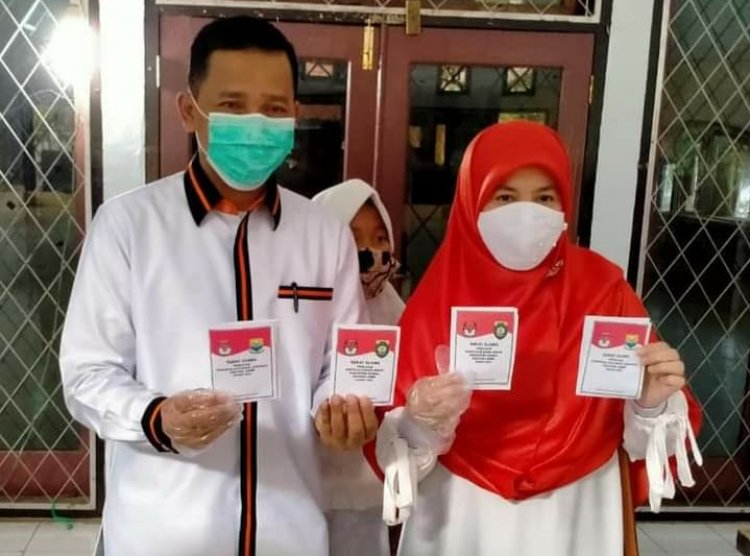 Cawabup Apri dan Istri Nyoblos di TPS 1 Bungo Barat: Semoga Jauh dari Kegaduhan