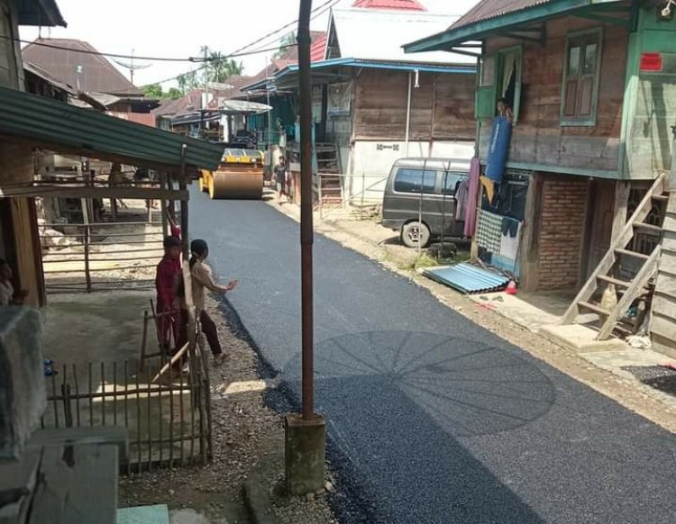 Pemkab Bungo Aspal Jalan Dusun Candi, Warga: Terima Kasih Pak Bupati
