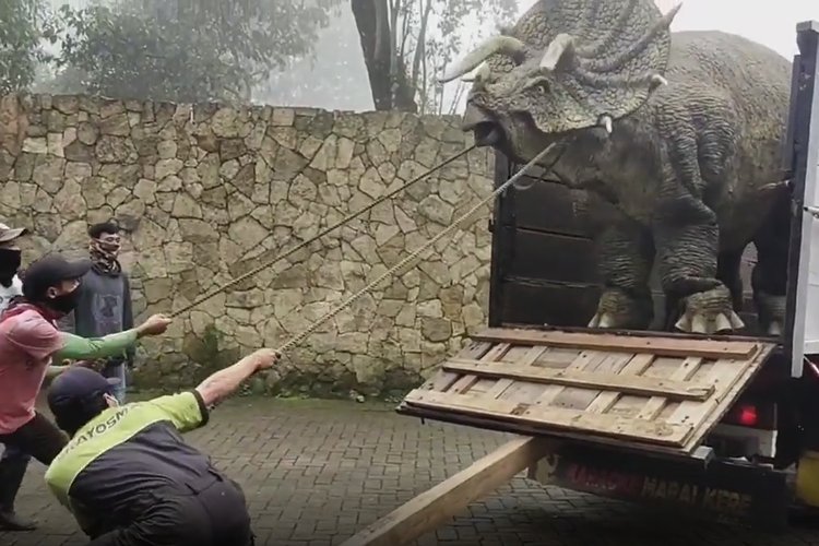 Viral Dinosaurus di Magetan, Begini Kata Pemilik