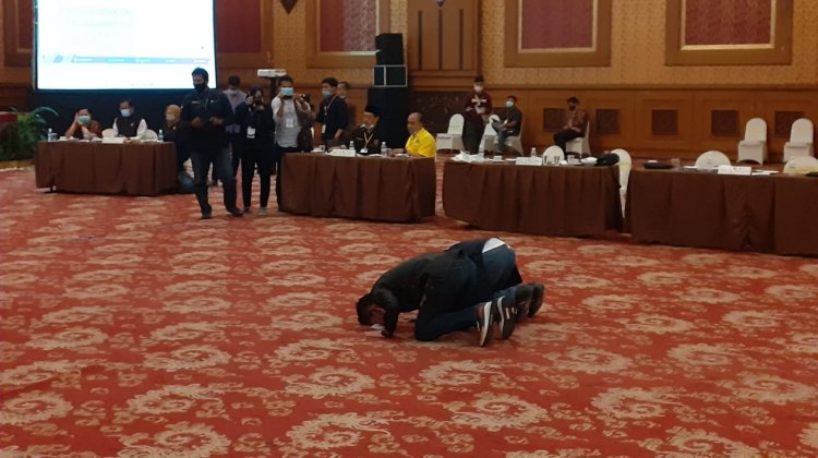 Menang Hasil Pleno Tingkat Provinsi, Saksi Haris-Sani Sujud Syukur