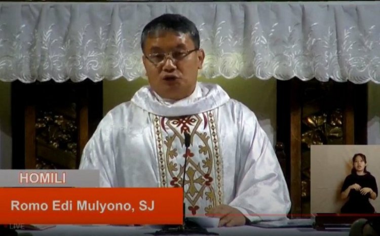 Misa Malam Natal Katedral ajak Umat tidak Mementingkan Diri Sendiri