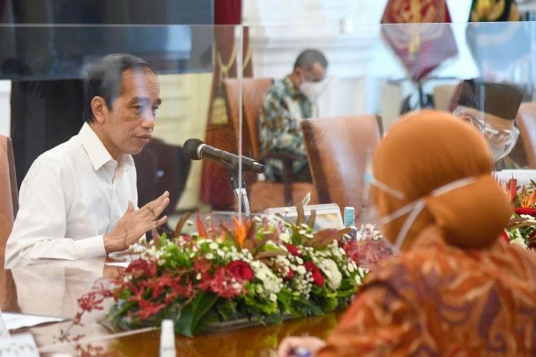 Presiden Jokowi Ubah Bentuk Bansos sembako menjadi Bantuan Tunai