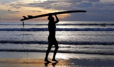 Bule Amerika Ini Sebut Bali Ramah LGBT, Netizen Minta Ditjen Imigrasi Selidiki Izin Tinggal