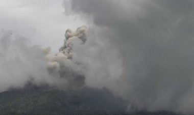 Gunung Merapi Keluarkan Awan Panas Sejauh 2 Km
