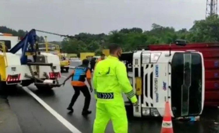 Chaca Sherly eks Trio Macan Kecelakaan di Tol Semarang-Solo, 7 Mobil Terlibat