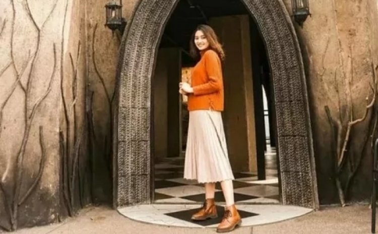 Lukisan Pramugari Sriwijaya Air SJ182 Oke Dhurrotul Ada Tulisan Surga, Penuh Makna?