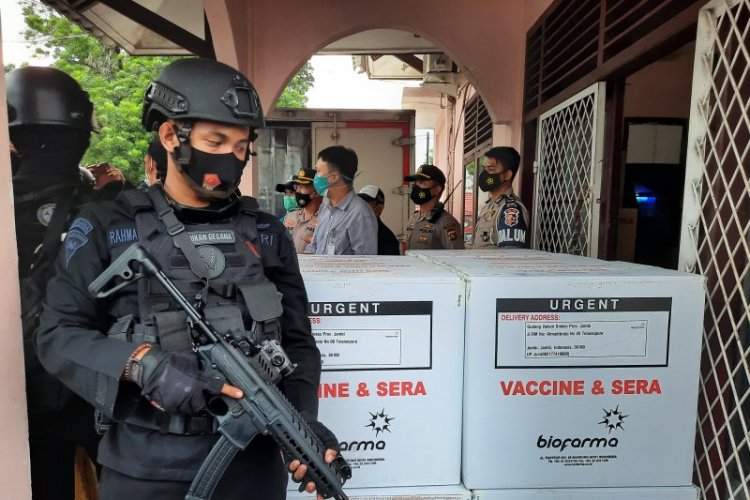 Vaksin Sinovac Tahap II Dikawal Satgas Aman Nusa