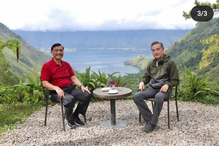 Ajak Menlu China Wang Yi Nikmati Pesona Danau Toba, Ini Harapan Luhut