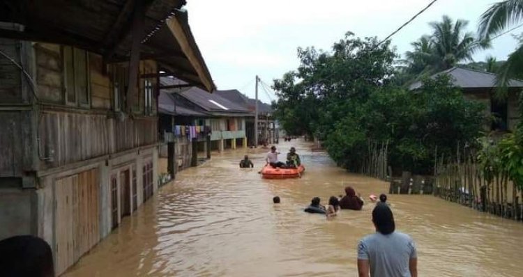 Hujan Deras Ratusan Rumah Direndam Banjir, Ini Dia Lokasi Terdampak....