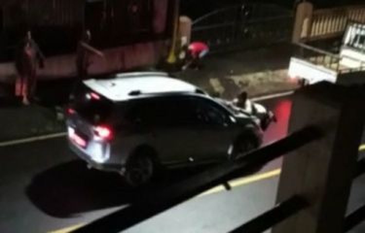 Viral! Diduga Mobil Waka DPRD Sulut Dihadang Istri dan Hingga Terseret