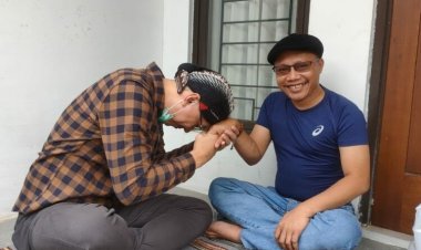 Biasanya Garang! Permadi Sungkem ke Cak Nanto: Hukum Tetap Berjalan....