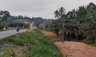 PLN Minta Uang Ratusan Juta, Pembangunan Jembatan Sungai Tantan Merangin Terkendala