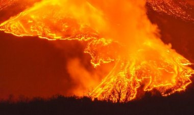 Mengerikan! Penampakan Letusan Gunung Etna di Italia Terkini