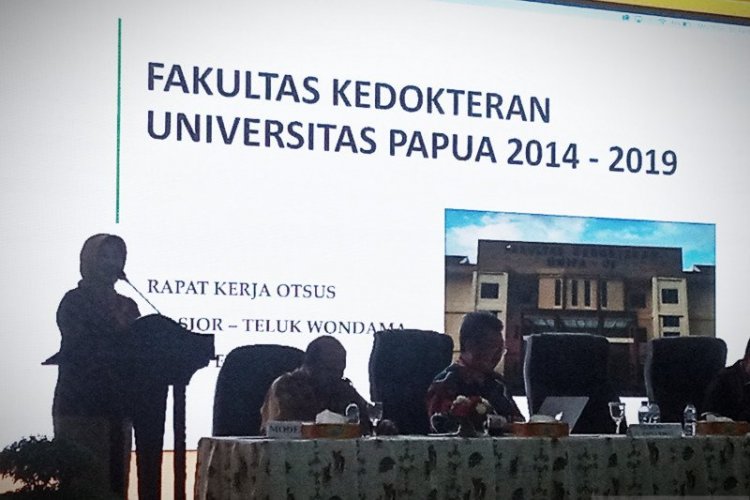 Palang Kampus, Mahasiswa UNIPA Manokwari Tuntut Penurunan Uang Kuliah