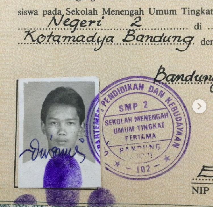 Ridwan Kamil Heran Lihat Foto Ijazahnya, Netizen: Tandatangannya...