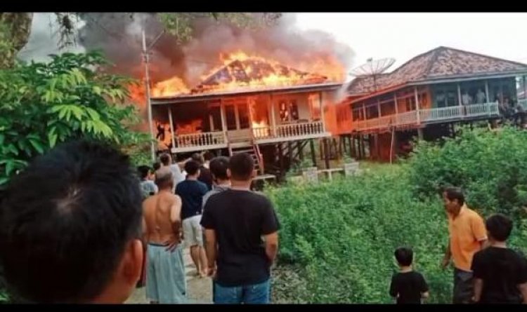 Rumah Panggung di Kota Jambi Terbakar, Uang Puluhan Juta dan Emas Ikut Hangus