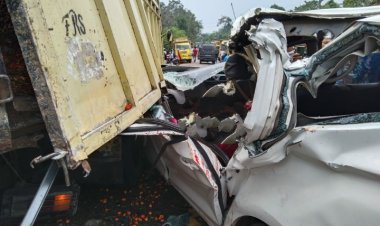 Tabrak Truk Sawit di Jalinsum Bungo-Jambi, Dua Penumpang Travel Tewas di TKP