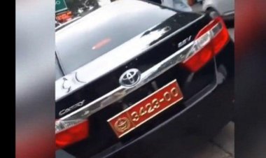 Viral Wanita Pamer Mobil Dinas, Mabes TNI: Pelat Nomor Bodong