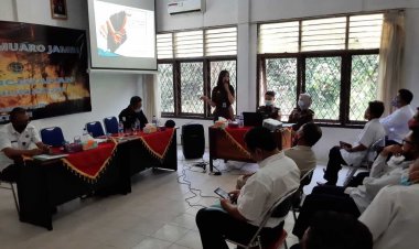 Kejari Muarojambi Gelar Sosialisasi Karhutla di Sungaigelam