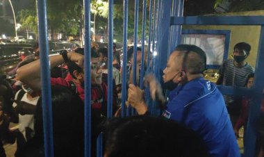 Massa Unjuk Rasa di DPP Demokrat Minta Tak Libatkan Mahasiswa