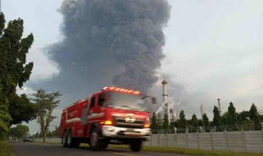 Kilang Balongan Terbakar Hebat, Pertamina Klaim Distribusi BBM Lancar